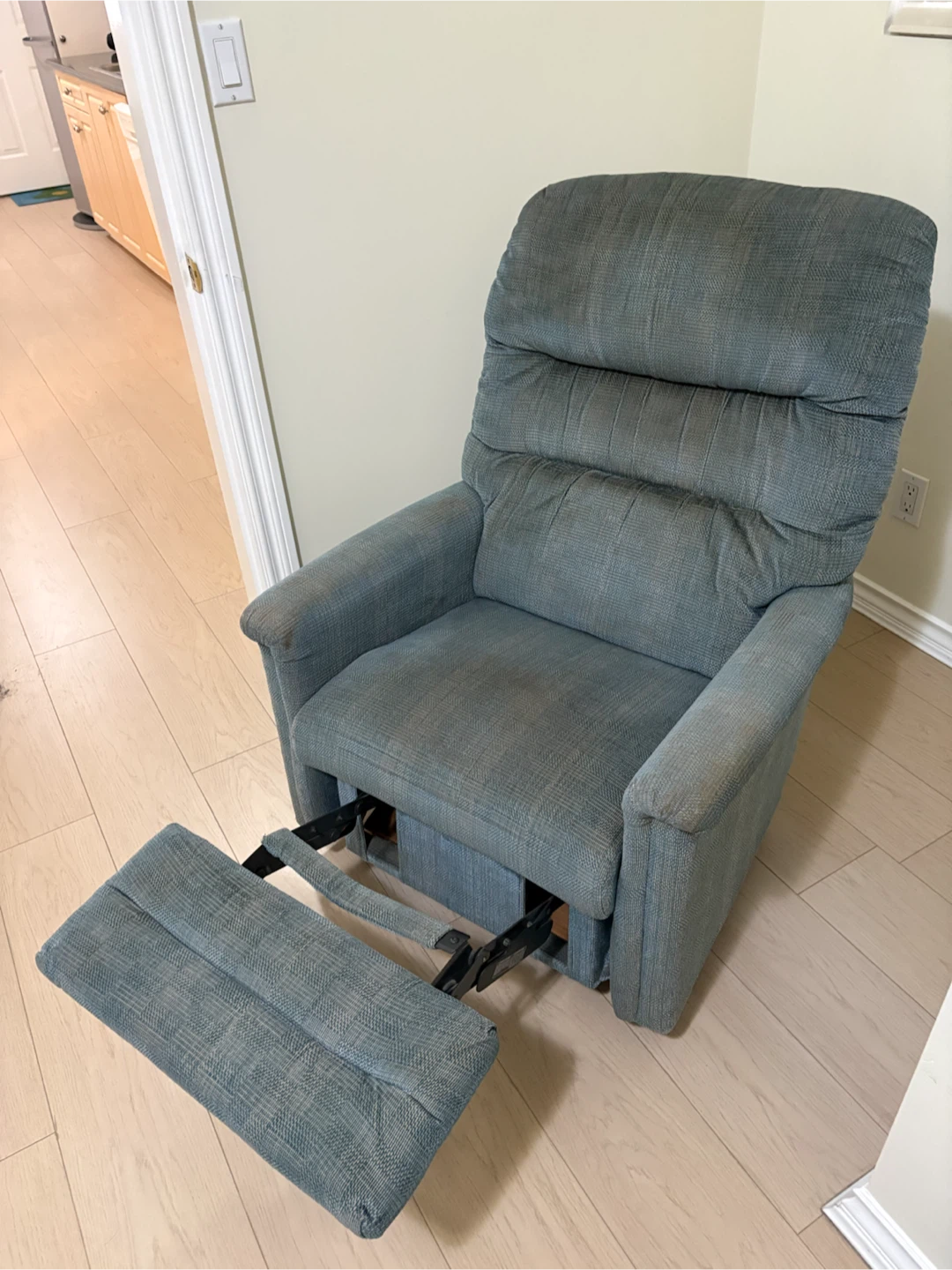 Recliner Chair - photo 5