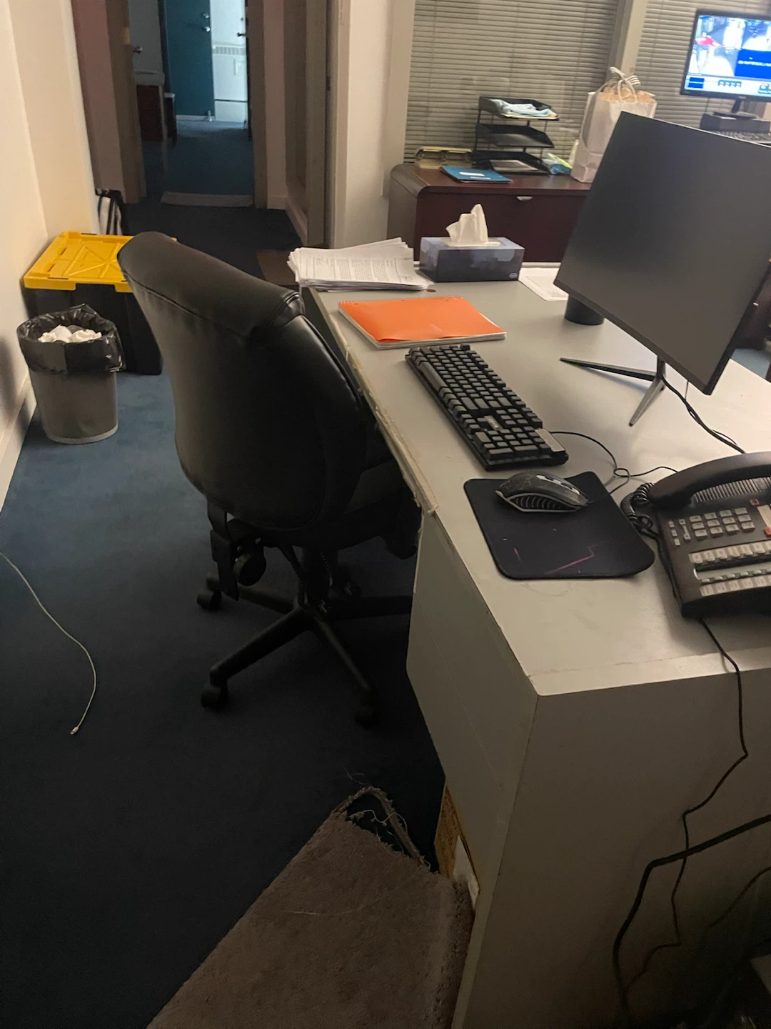 Office Desks and fan - photo 5