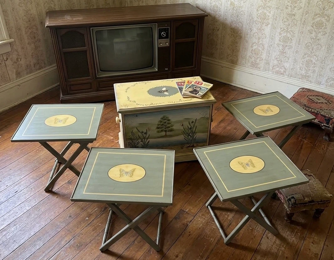 Vintage Hand-Painted Tray Table Set with Storage Chest - photo 3
