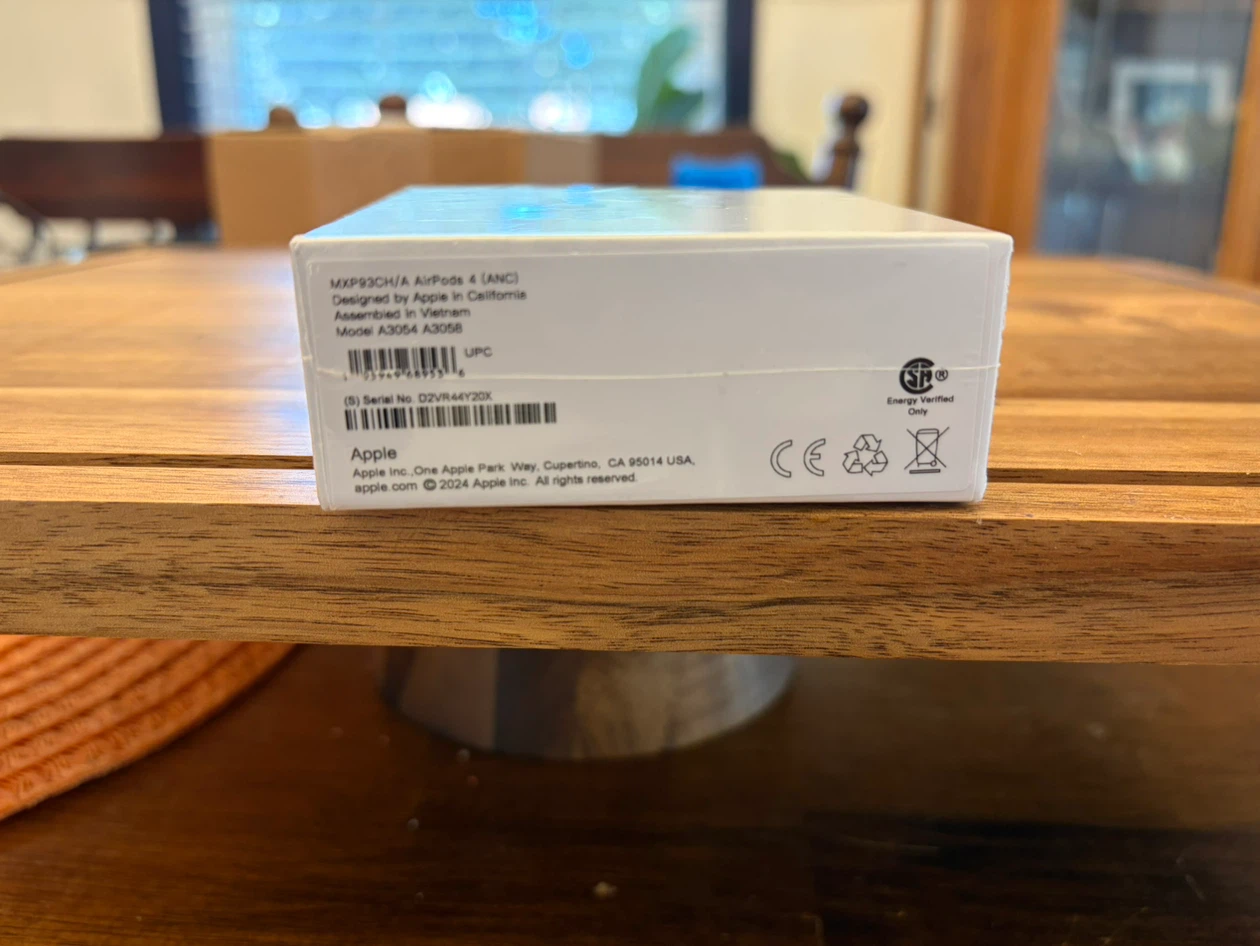 AirPods 4 - photo 3