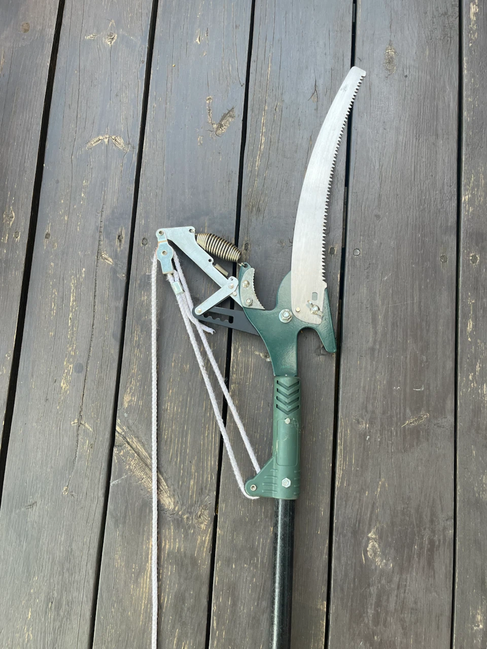 Yardworks 12’ Extendable Tree Pruner & Pole Saw