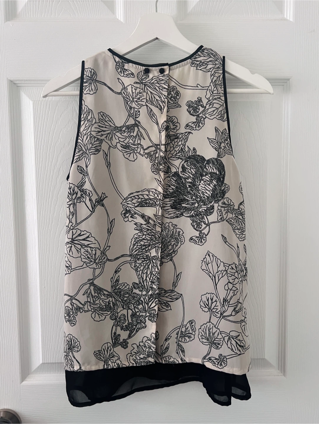 Sleeveless Cream and Black Floral Print Blouse - photo 3
