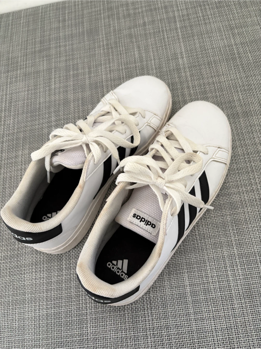 Adidas White & Black Sneakers - Size 5.5 Y/ Size 7 Women