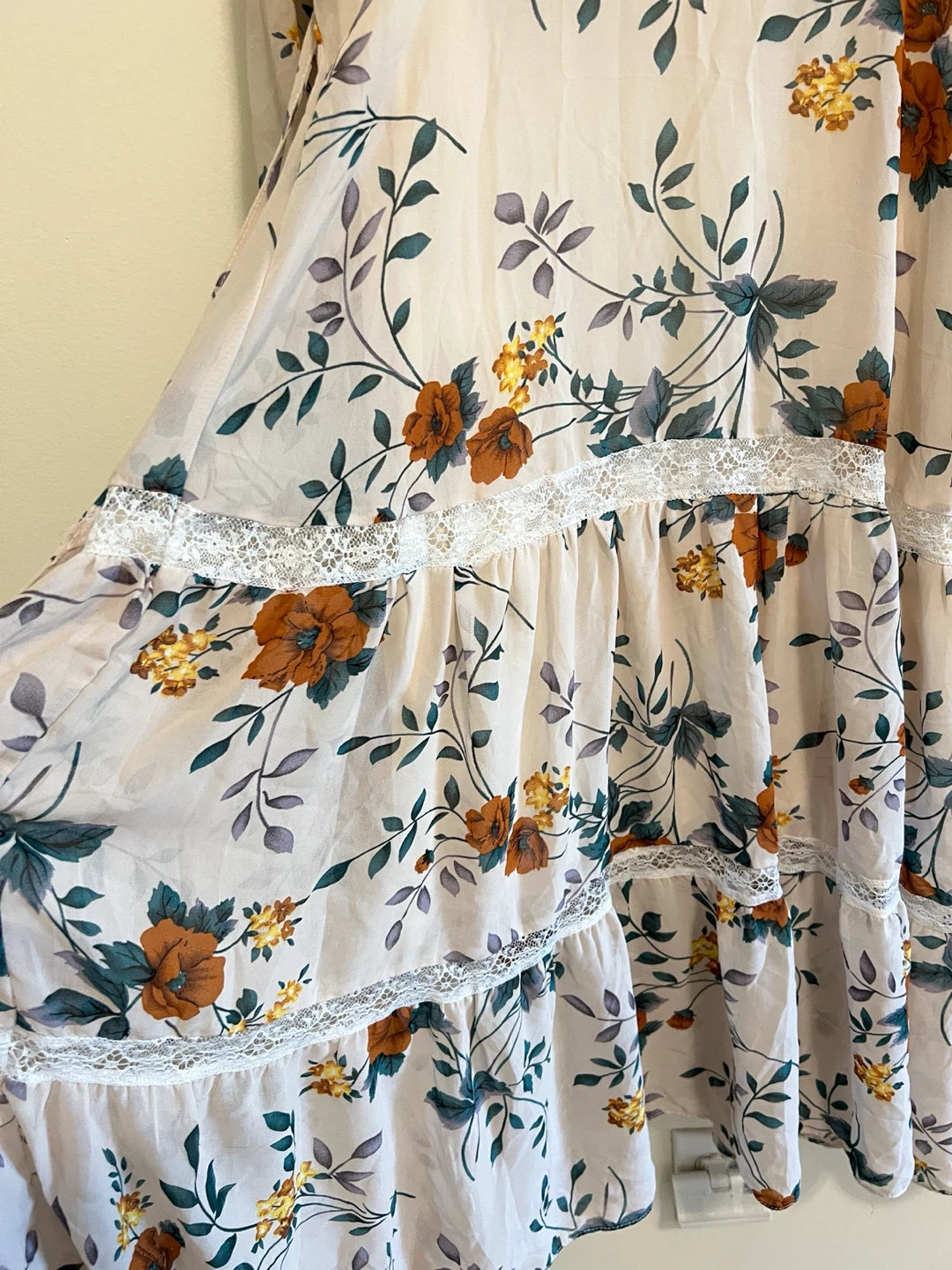 Long-sleeved floral maxi dress with lace detail - photo 3