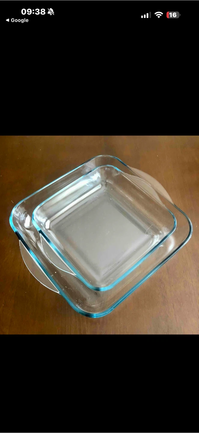 Set of 2 square glass baking dishes