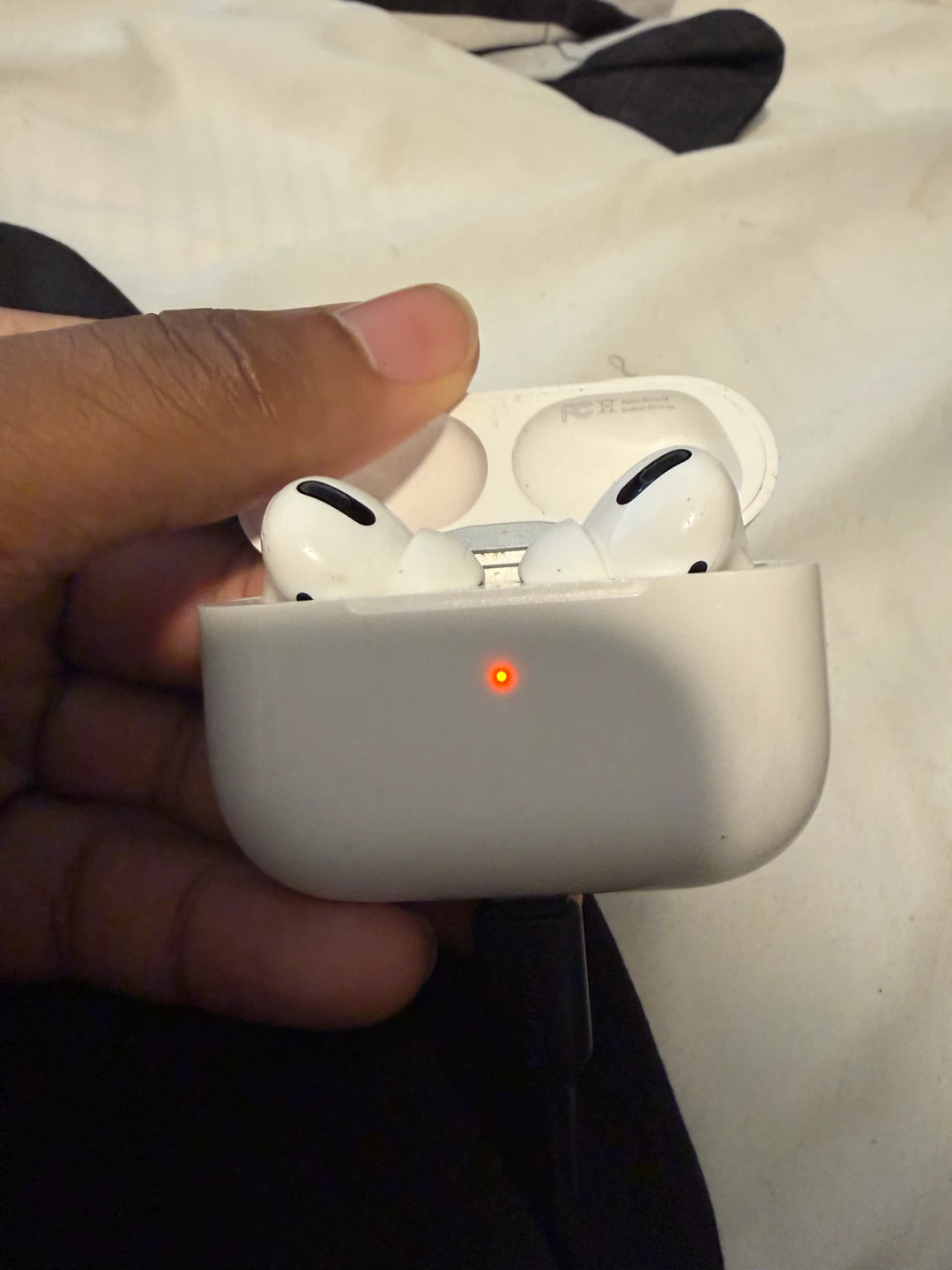 Apple AirPods Pro - photo 4