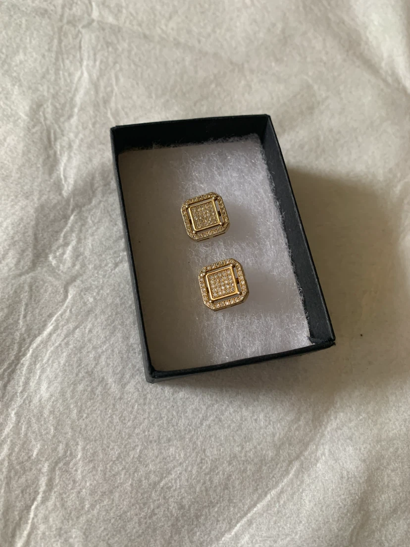 10k gold earrings