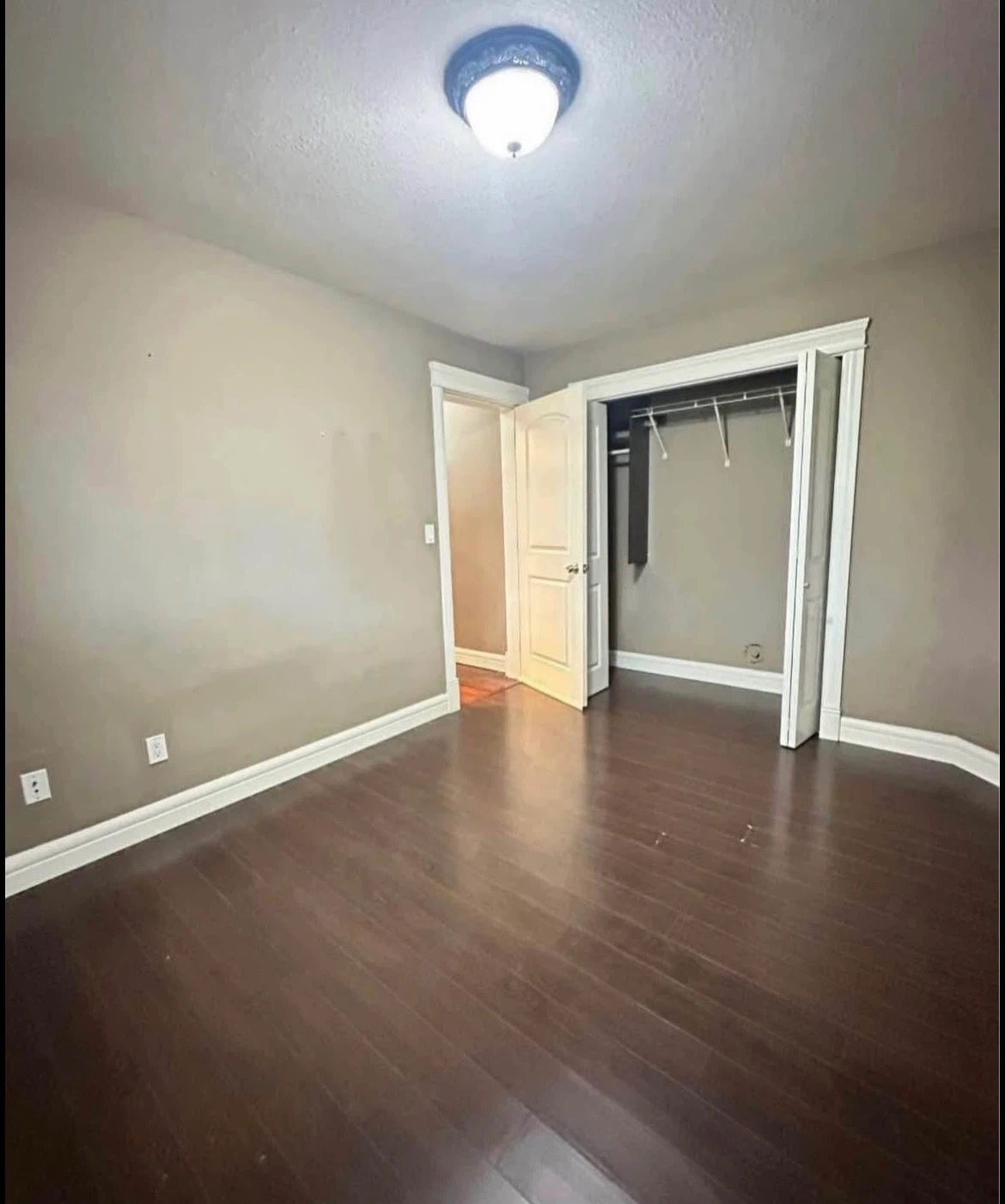 private room for rent - photo 2