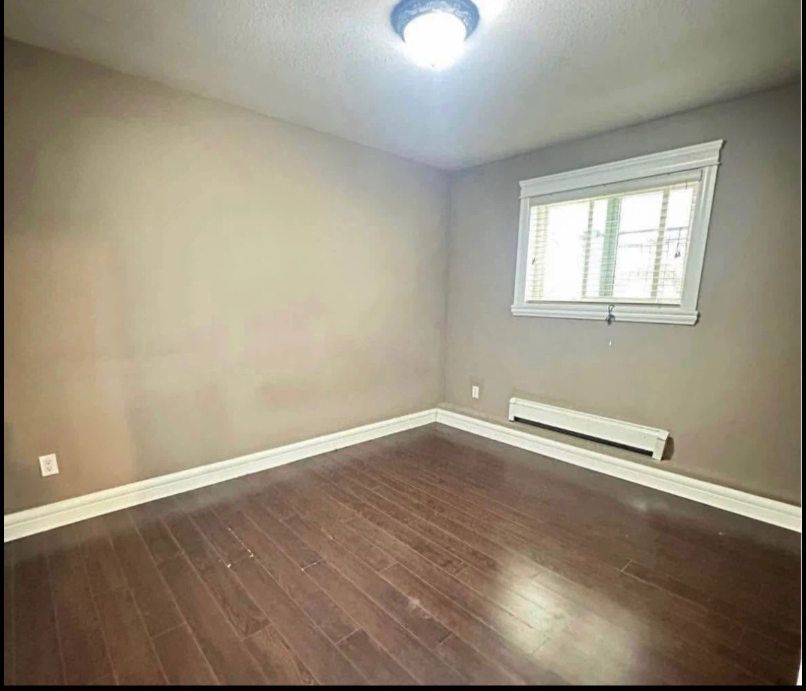 private room for rent - photo 3