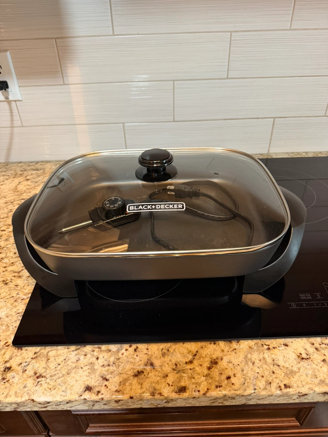 Deep Dish Electric Skillet Black and Decker
