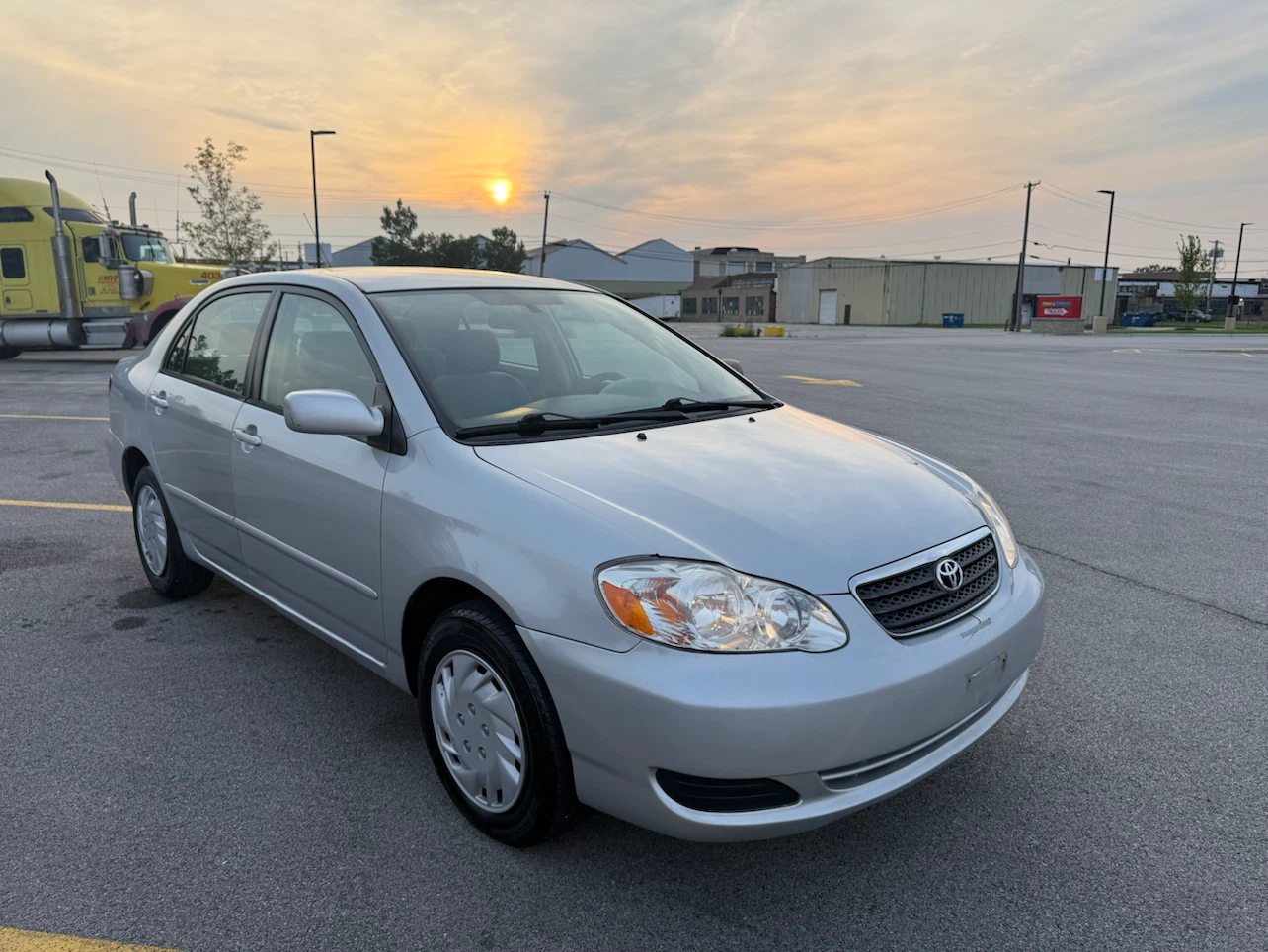 2005 Toyota Corolla LE - photo 2