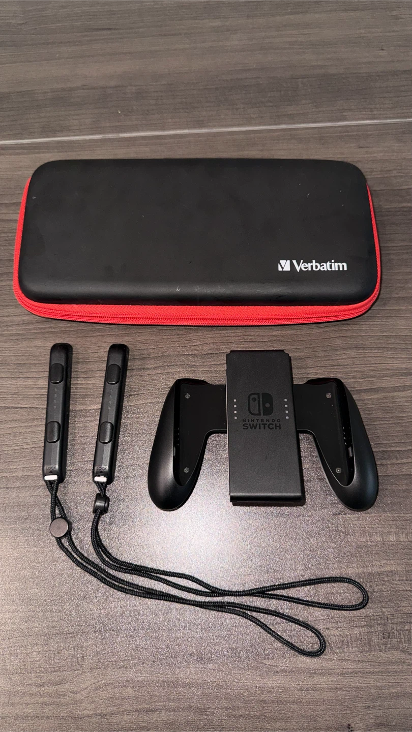 Nintendo Switch V2 (HAC-001(-01)) – Excellent Condition - photo 4