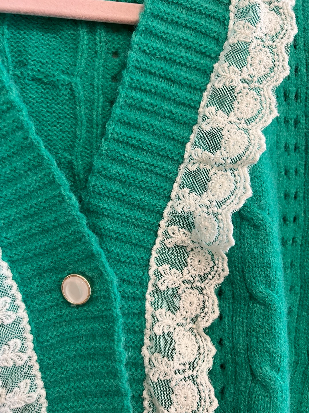 Green cable knit cardigan with lace trim - photo 2