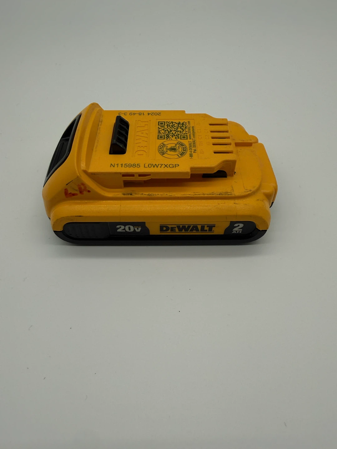 DEWALT 20V MAX Lithium-Ion 2.0 AH Compact Battery - photo 3