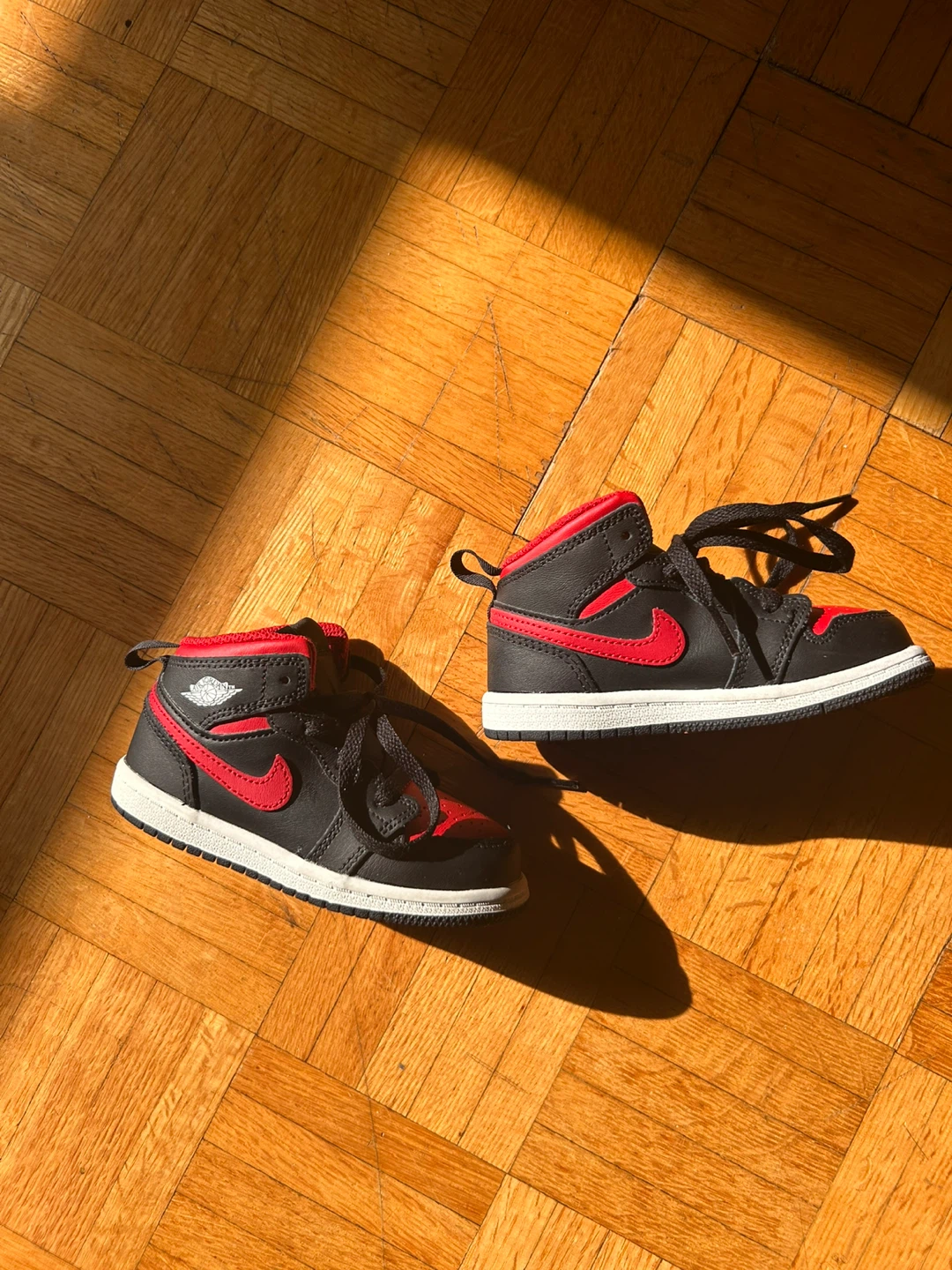 Air Jordan 1 Toddler Shoes - photo 2