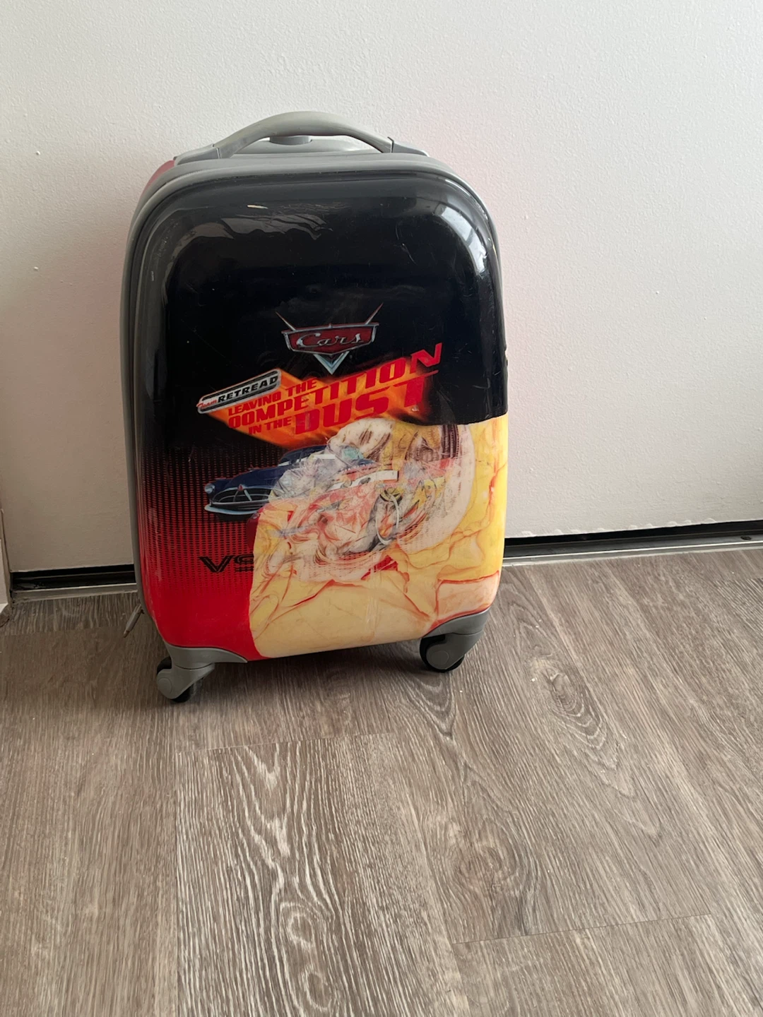 Carry-on suitcase for kids