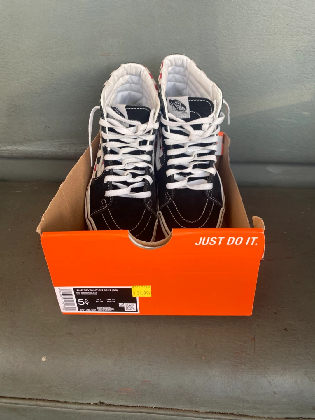 Brand new  running shoes sz 5 - photo 2