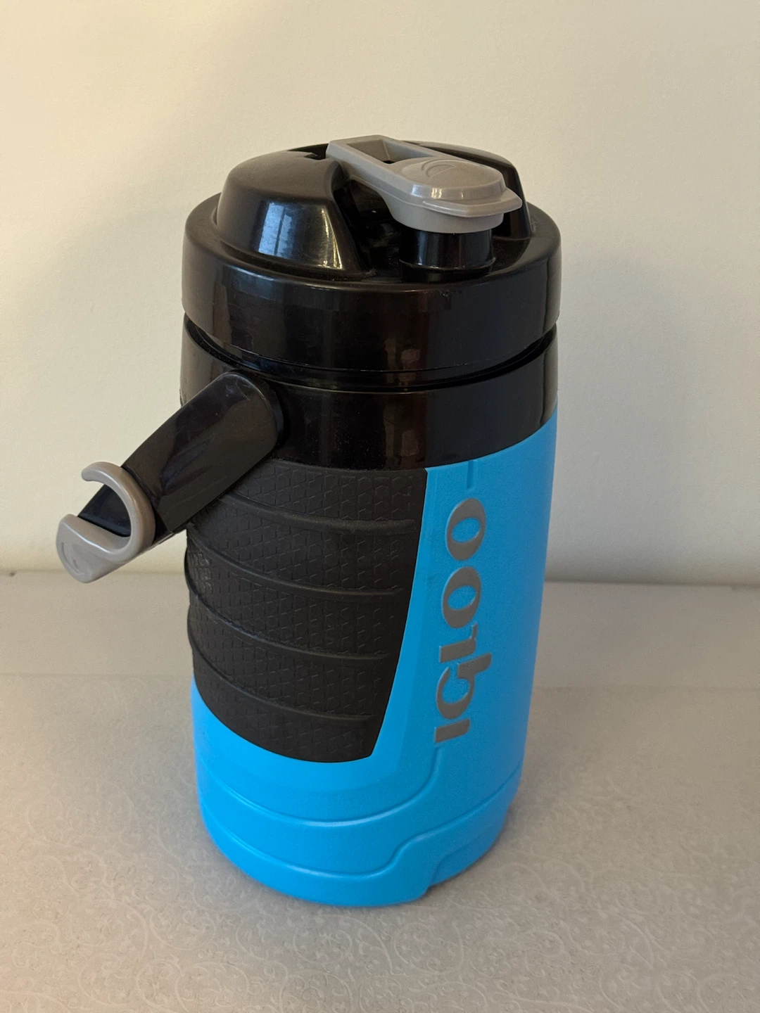 Igloo 2 Gallon Water Jug
