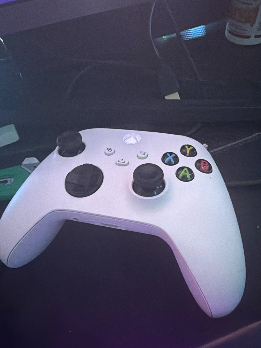 White Xbox Wireless Controller