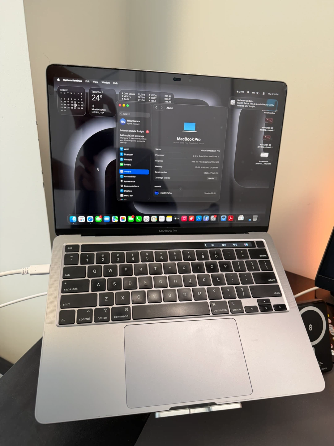 Apple MacBook Pro 13-inch (512gb) with Touch Bar! (2020)