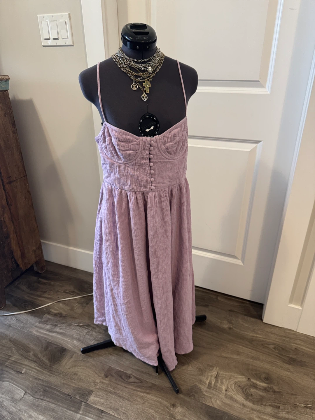 Astr The label Midi “Ferreira” Dress  - size large - photo 4