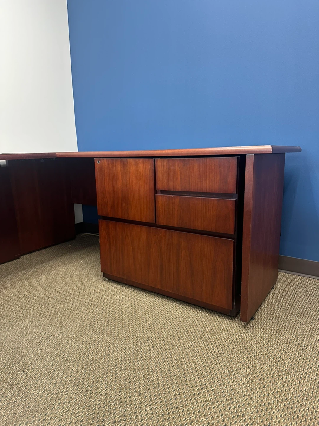 FREE OFFICE FURNITURE - photo 3