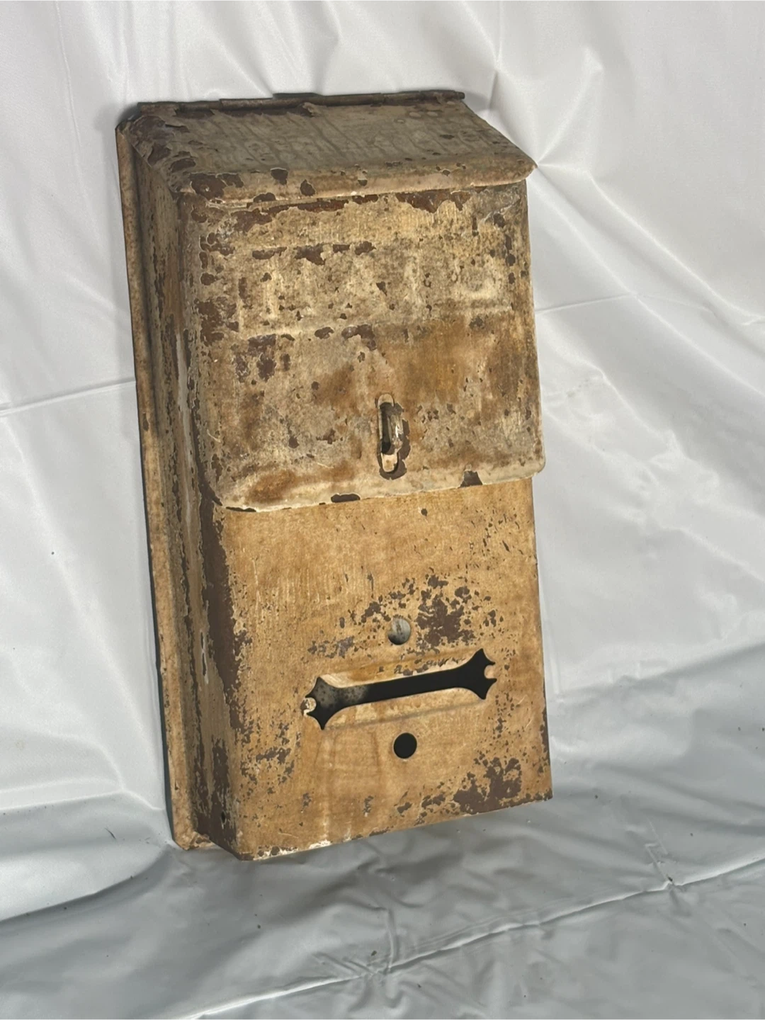 Vintage Metal Mailbox - photo 2