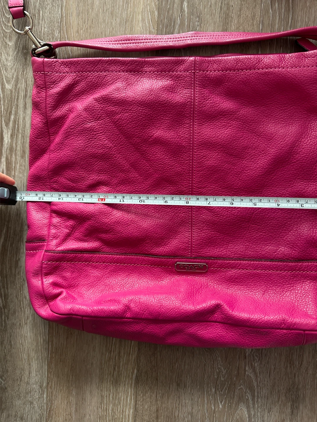 Vintage Coach Fuchsia  Pink Leather Shoulder Bag - photo 3