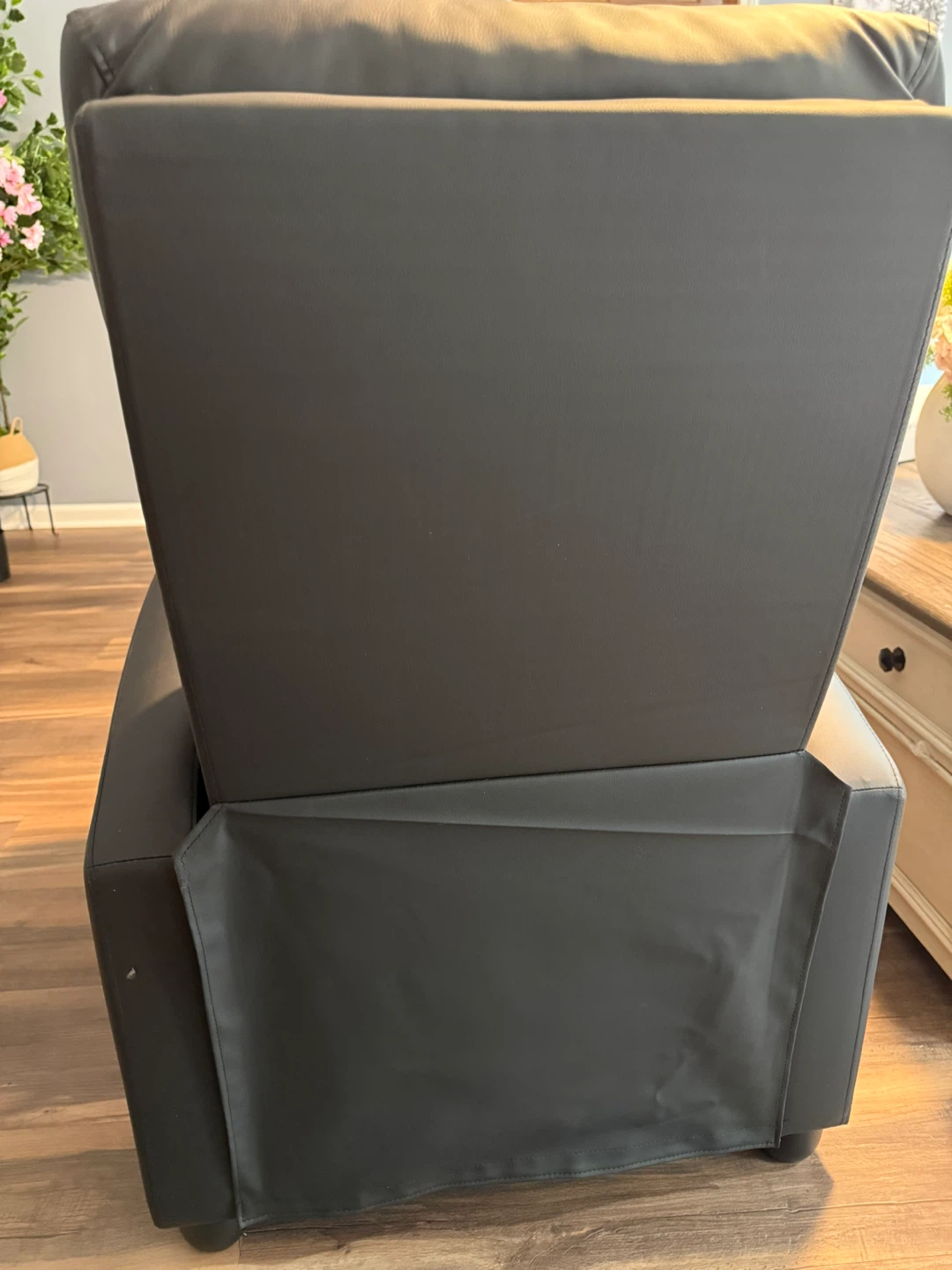 Black Recliner Chair - photo 4