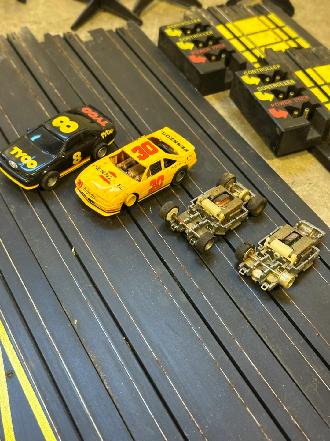 Tyco slot car track and car lot - photo 2
