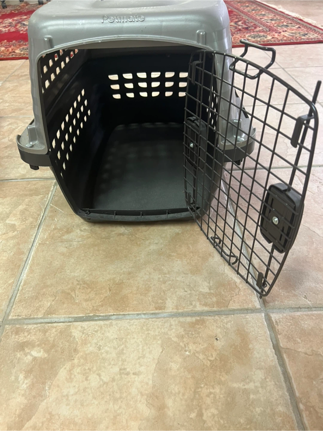 Petmate gray and black plastic pet carrier - photo 2