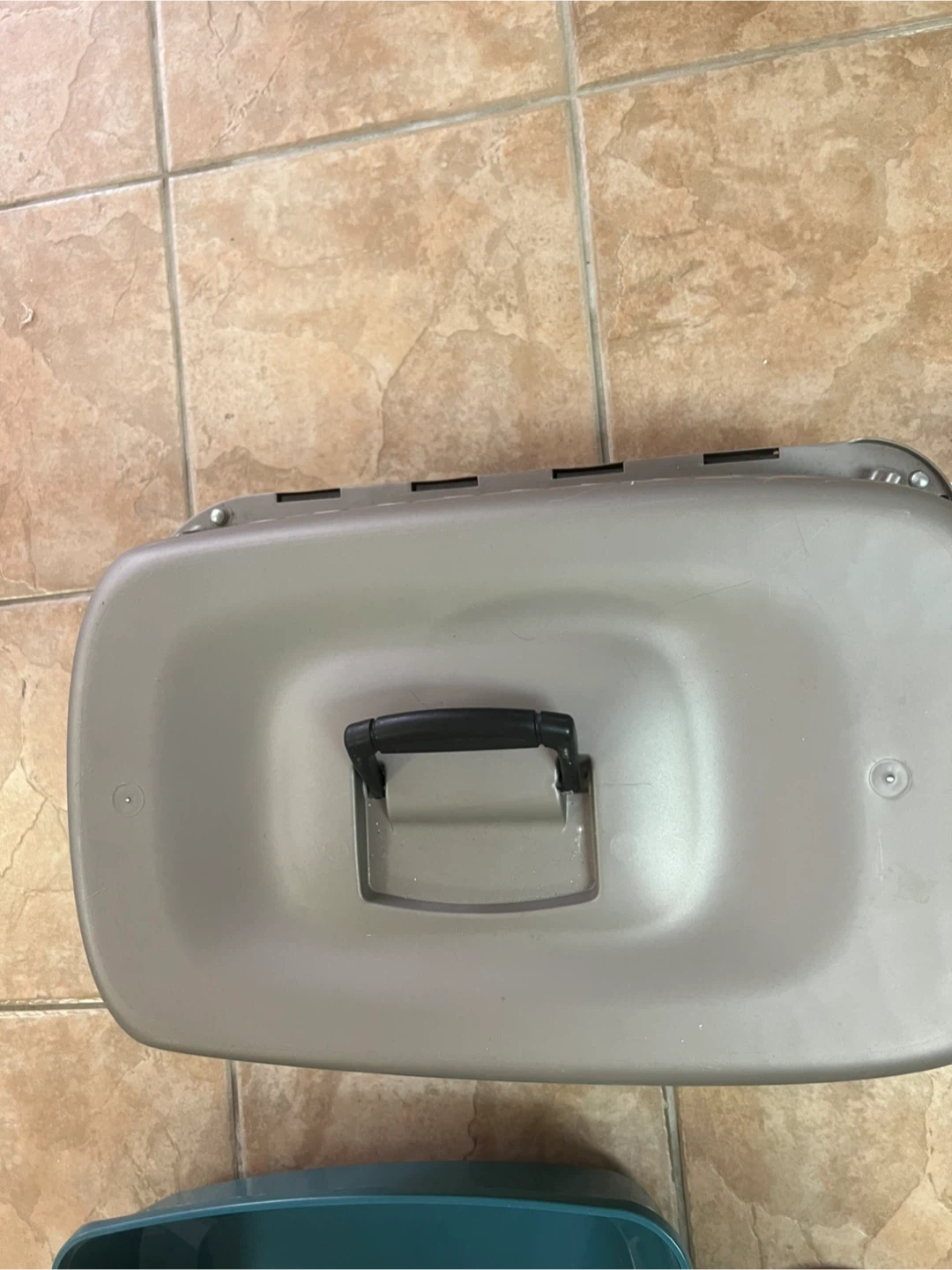 Petmate gray and black plastic pet carrier - photo 5