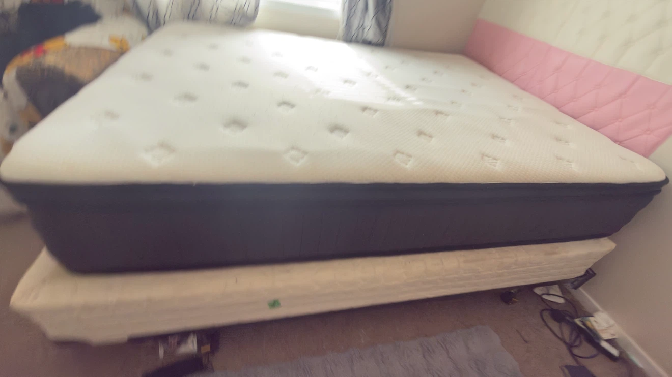 White Queen Size Mattress - photo 2