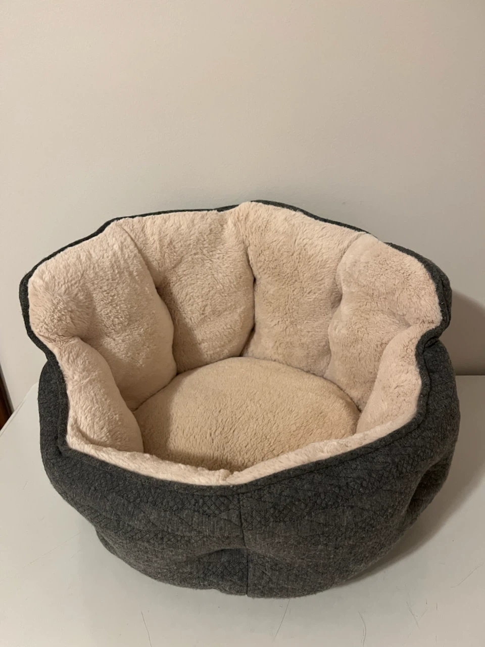 Soft Plush Pet Bed for Small Dog or Cat - photo 2