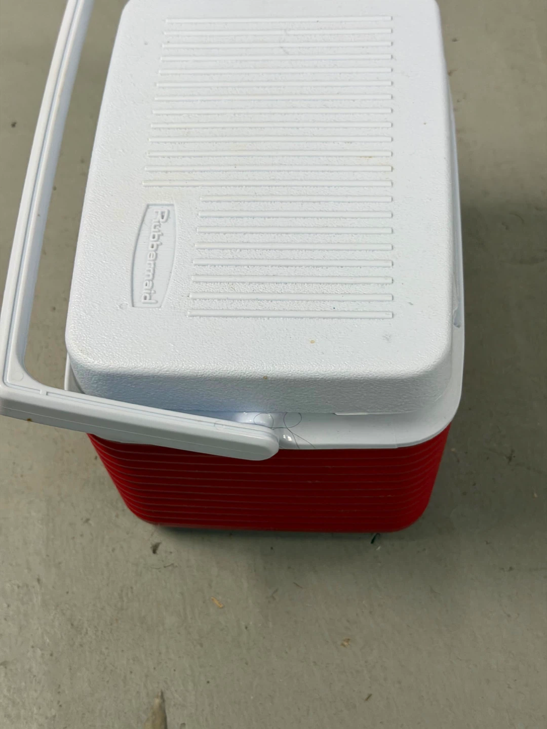 Rubbermaid Cooler - photo 5