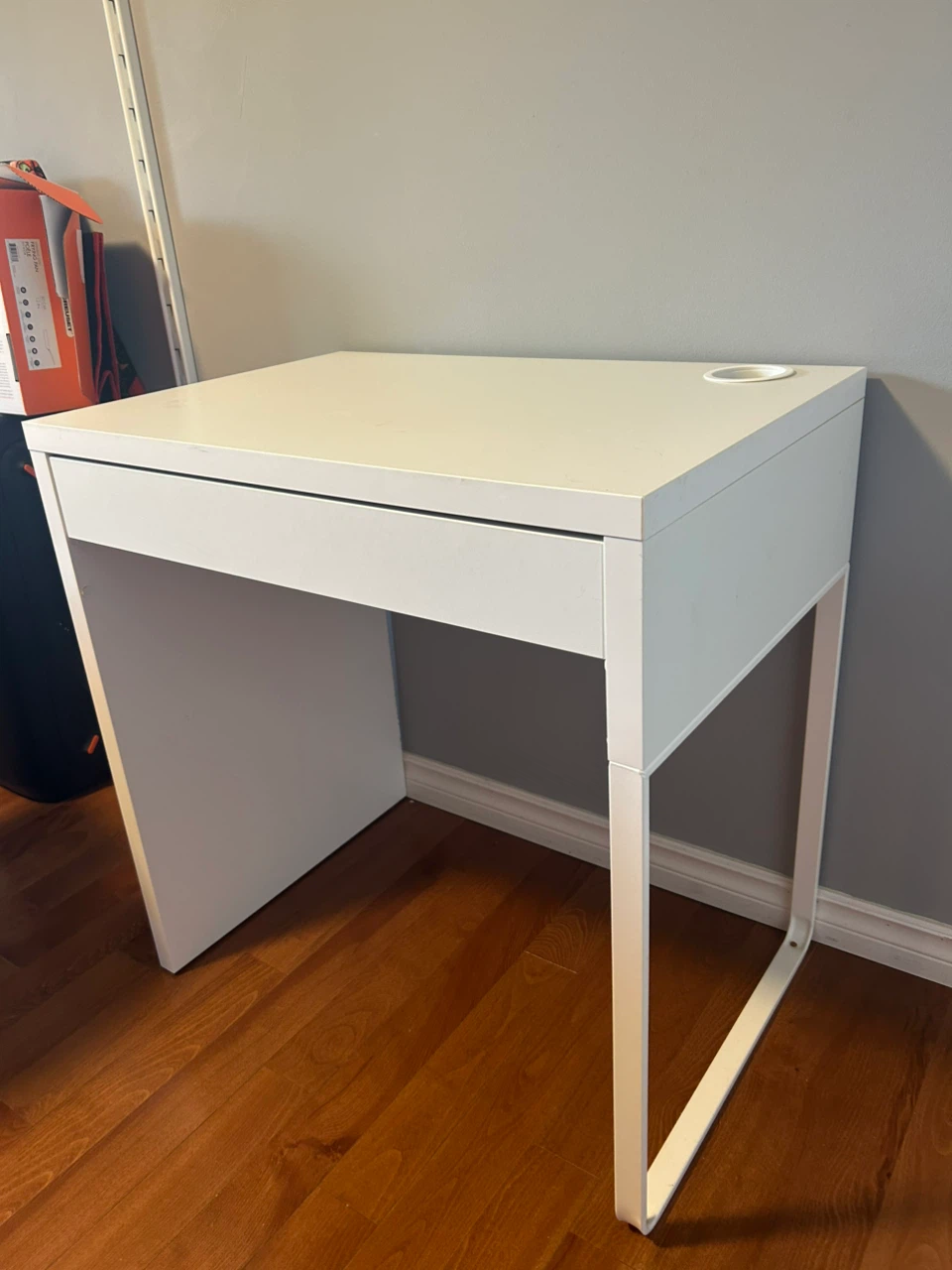 IKEA MICKE Desk with Drawer - White - photo 5