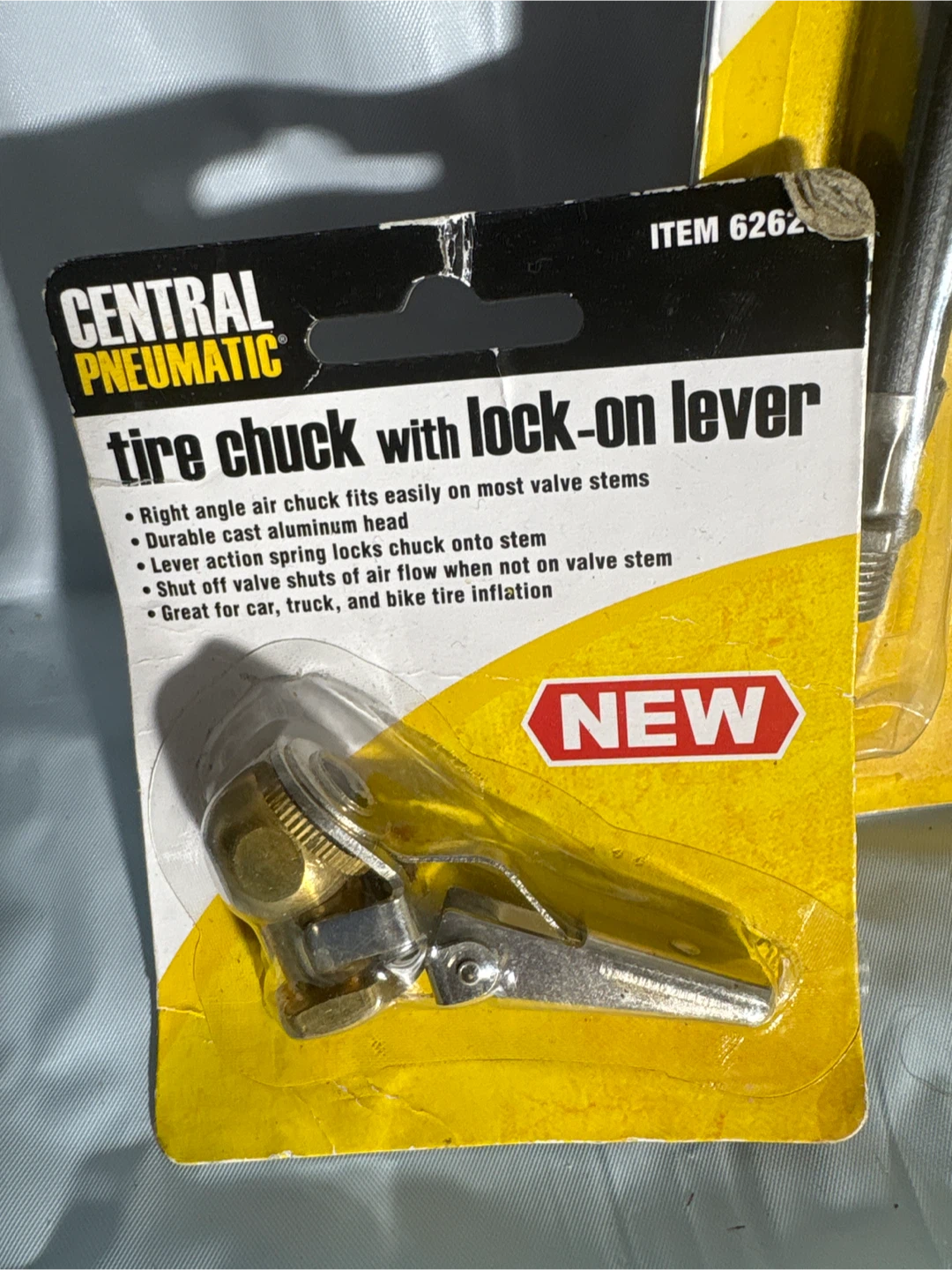 Central Pneumatic Tire Chuck with Lock-On Lever - photo 2