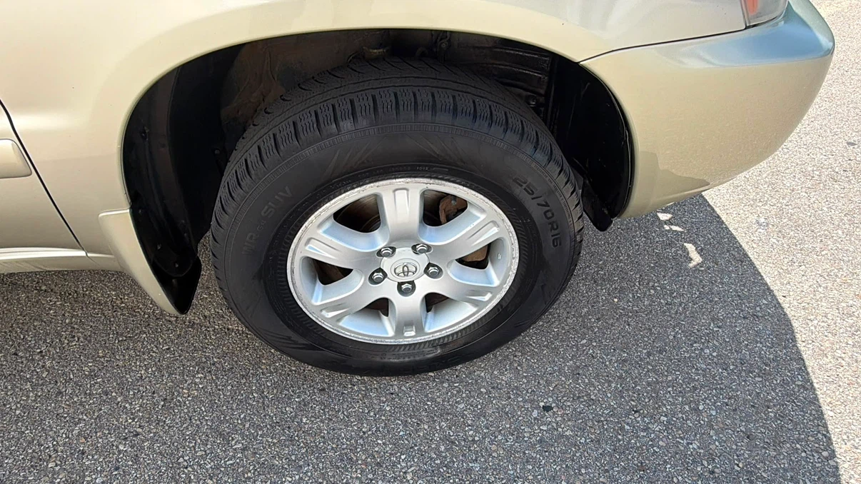 2001 Toyota Highlander - photo 2