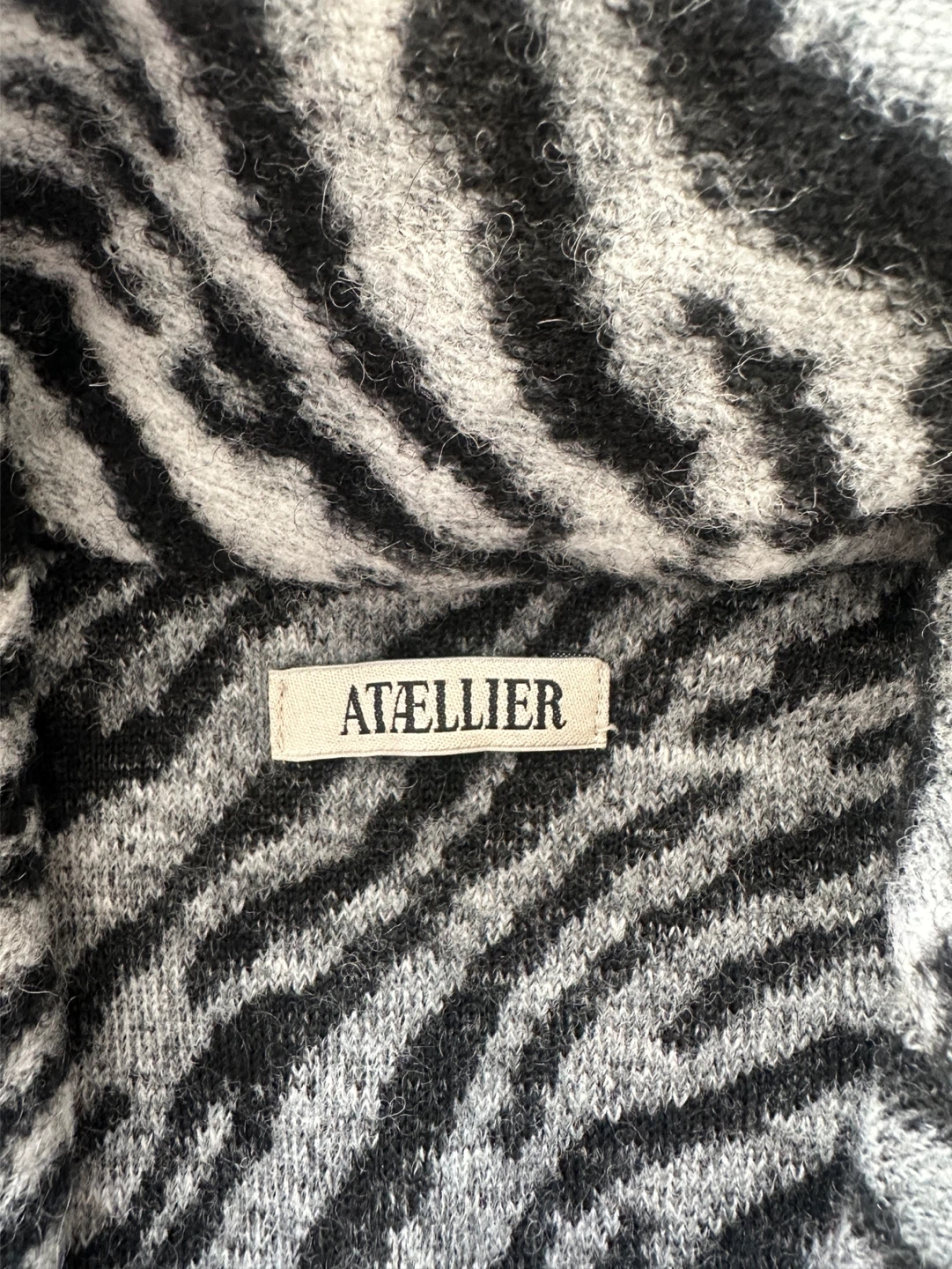 ATAELLIER Zebra Print Wool Cardigan xs/s - photo 2