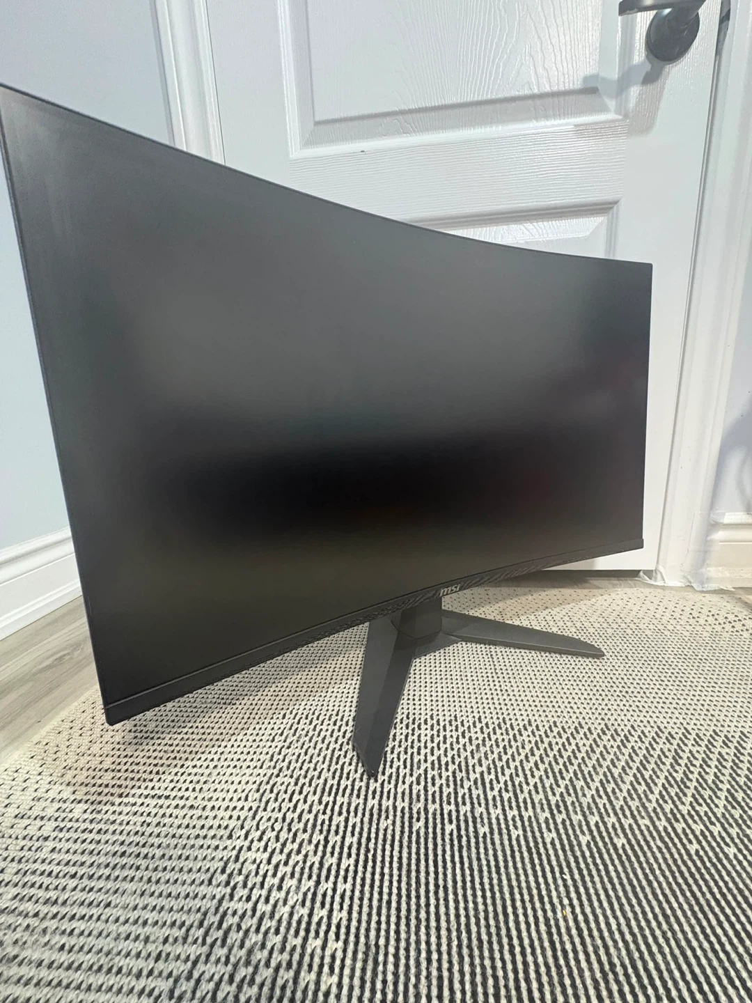 MSI Curved Gaming Monitor - photo 2
