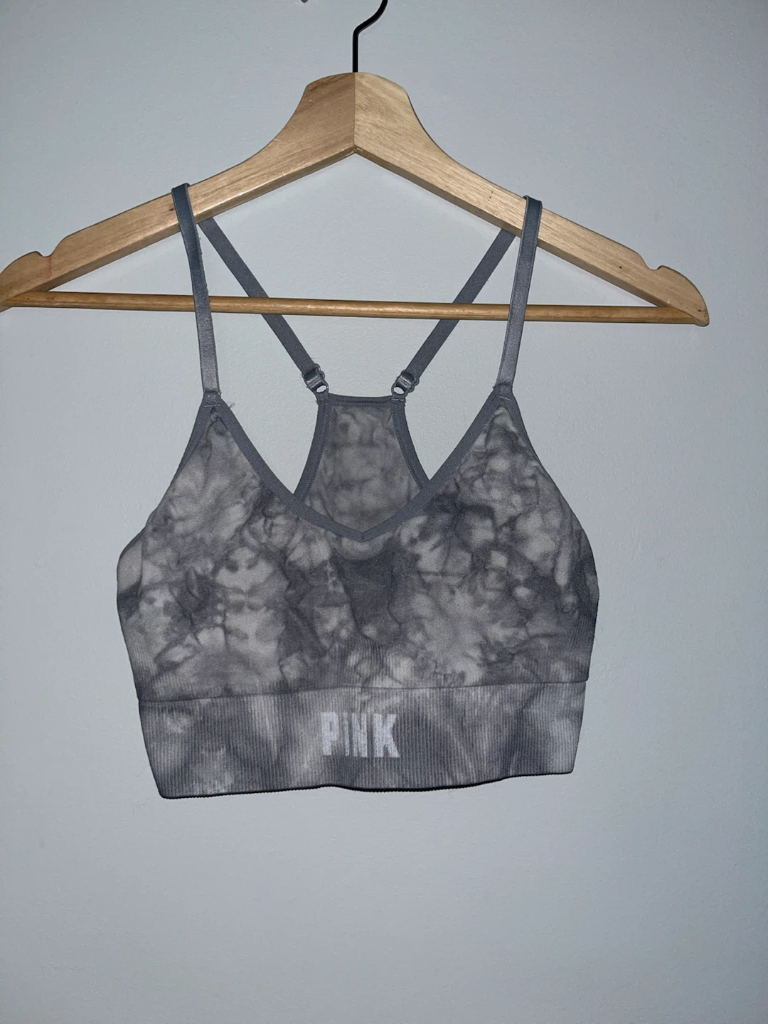 VS pink sports bra