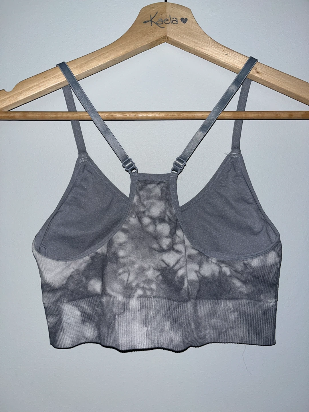 VS pink sports bra - photo 2