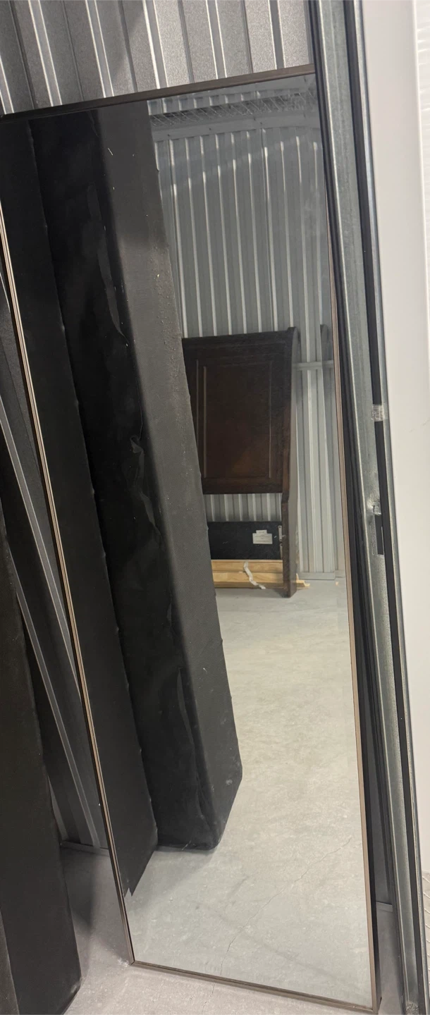 Standing mirror