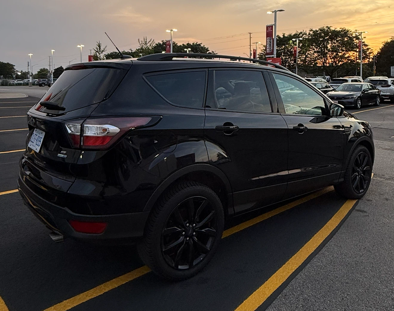 2018 Ford Escape SE AWD Black edition - photo 4