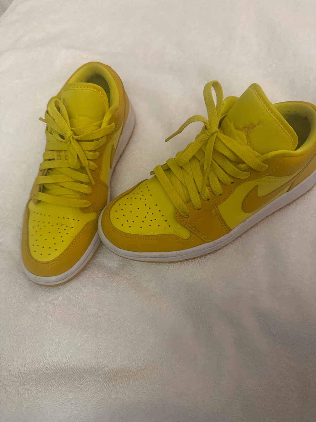 Air Jordan 1 Low SE Yellow Sneakers