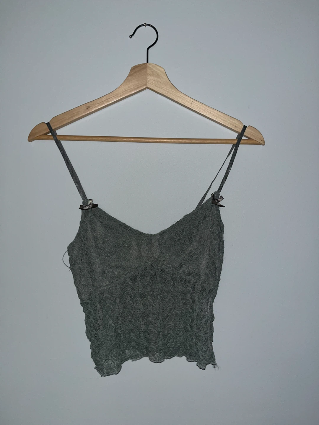 Green lace cropped cami