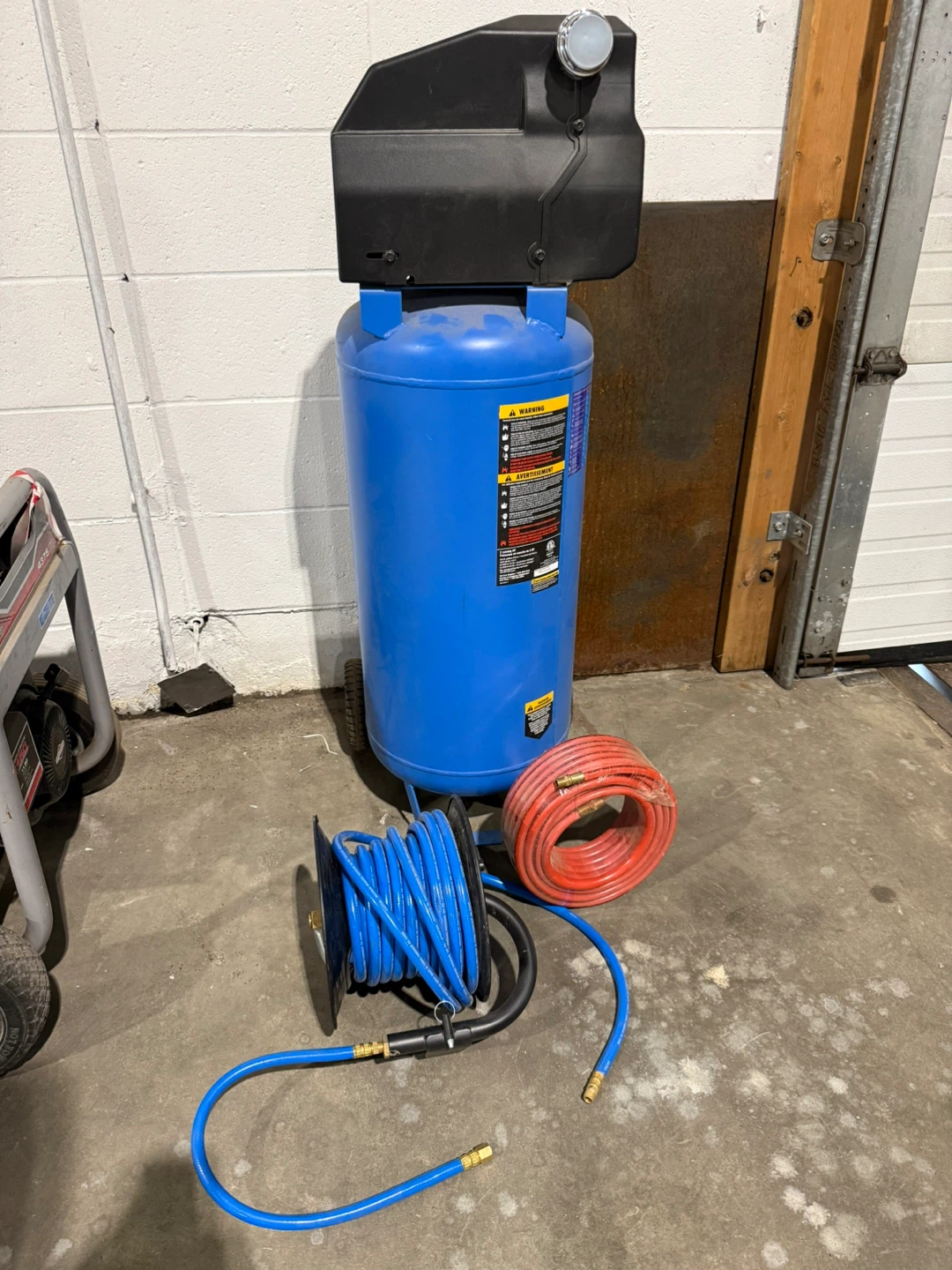 Mastercraft 20-Gal Air Compressor with Hoses
