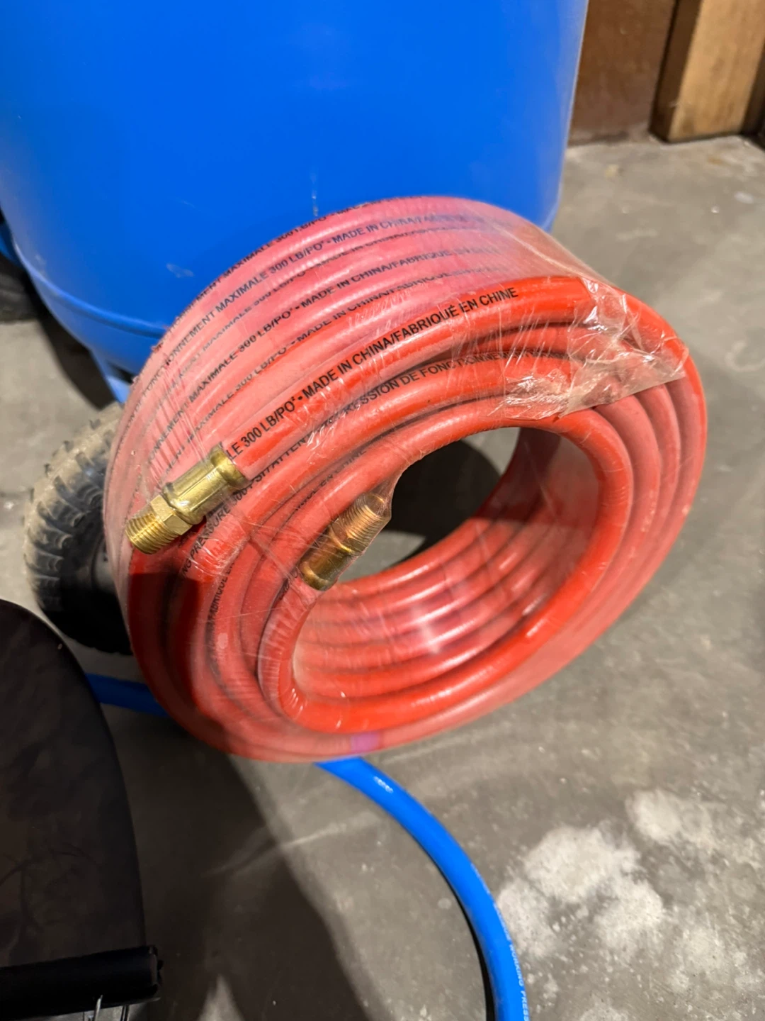 Mastercraft 20-Gal Air Compressor with Hoses - photo 5