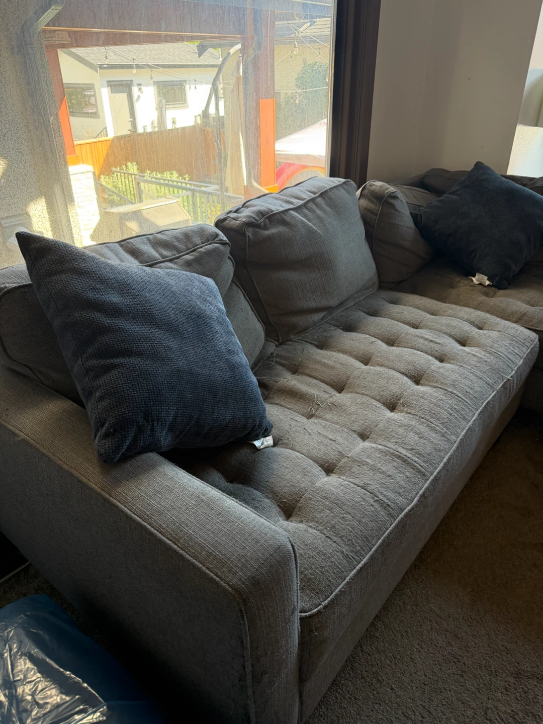 Grey tufted sectional sofa - photo 3