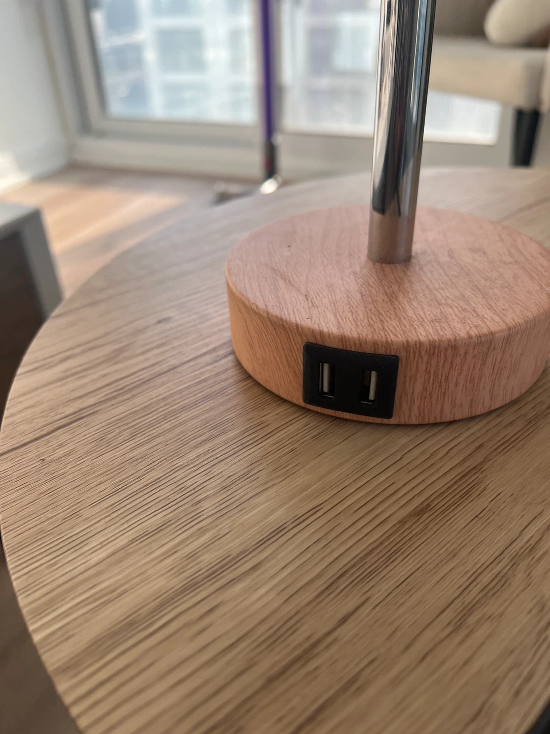 Table Lamp with USB Ports - photo 3